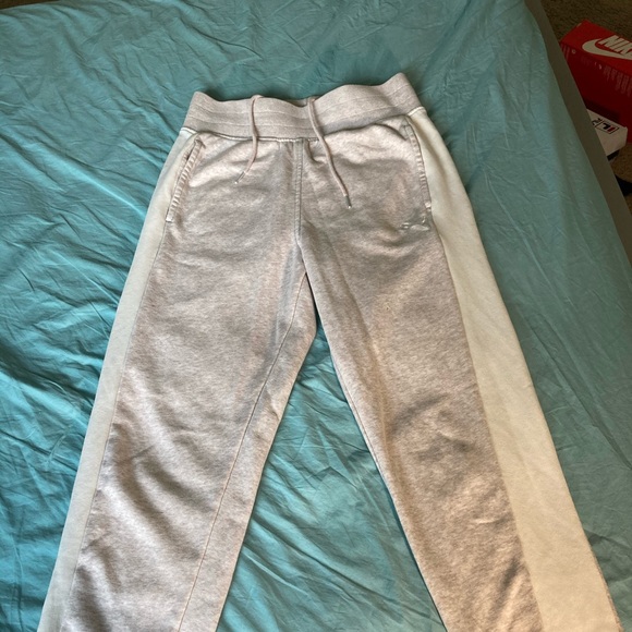 Women’s Light grey/ white puma sweatpants - Picture 4 of 5